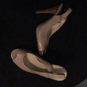 Nine West peep toe nude sling back